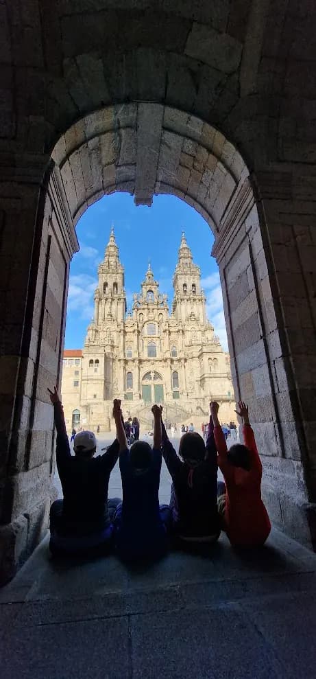 La Cattedrale di Santiago vista dal passaggio